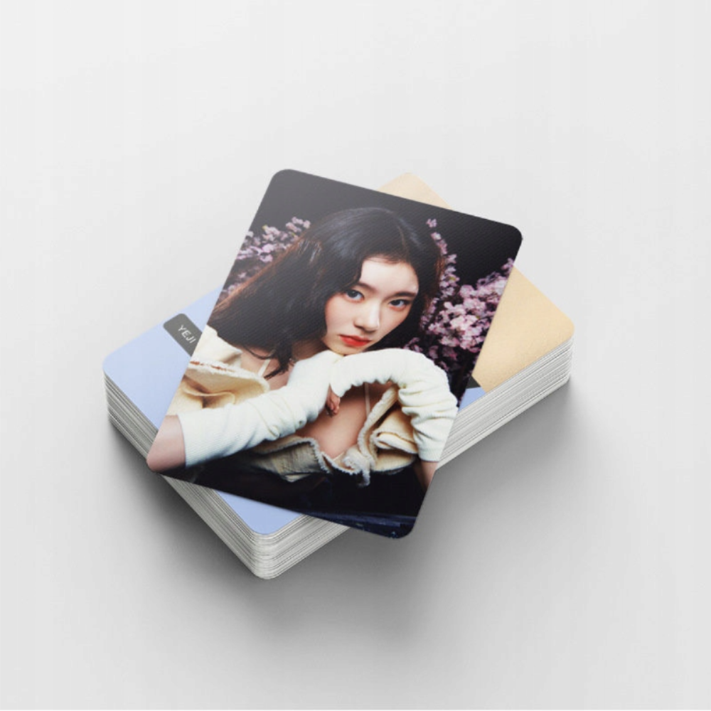 ITZY GOLD HOLOGRAFICKÉ LOMO CARDS 92 KS