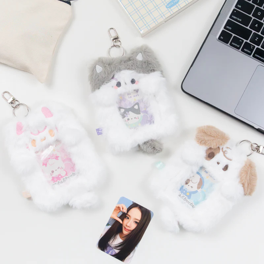 Fluffy photocard holder s výsuvnou šňůrkou