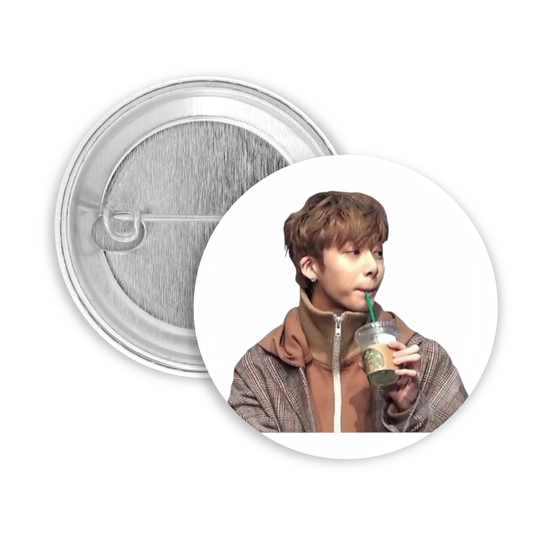 STARBUCKS HYUNGWON MEME PLACKA 50MM